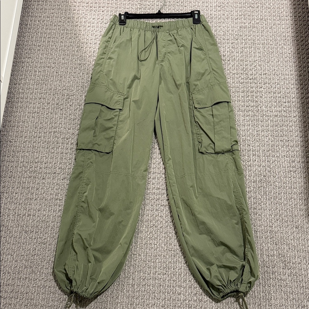 Aerie Olive Cargo Pants size S long